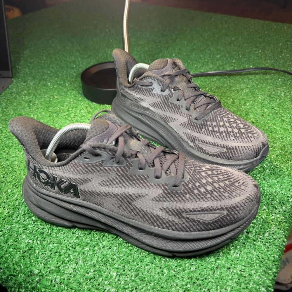 HOKA ONE ONE CLIFTON 9 - Women’s Running Shoes - SIZE 7.5B - Picture 2 of 9
